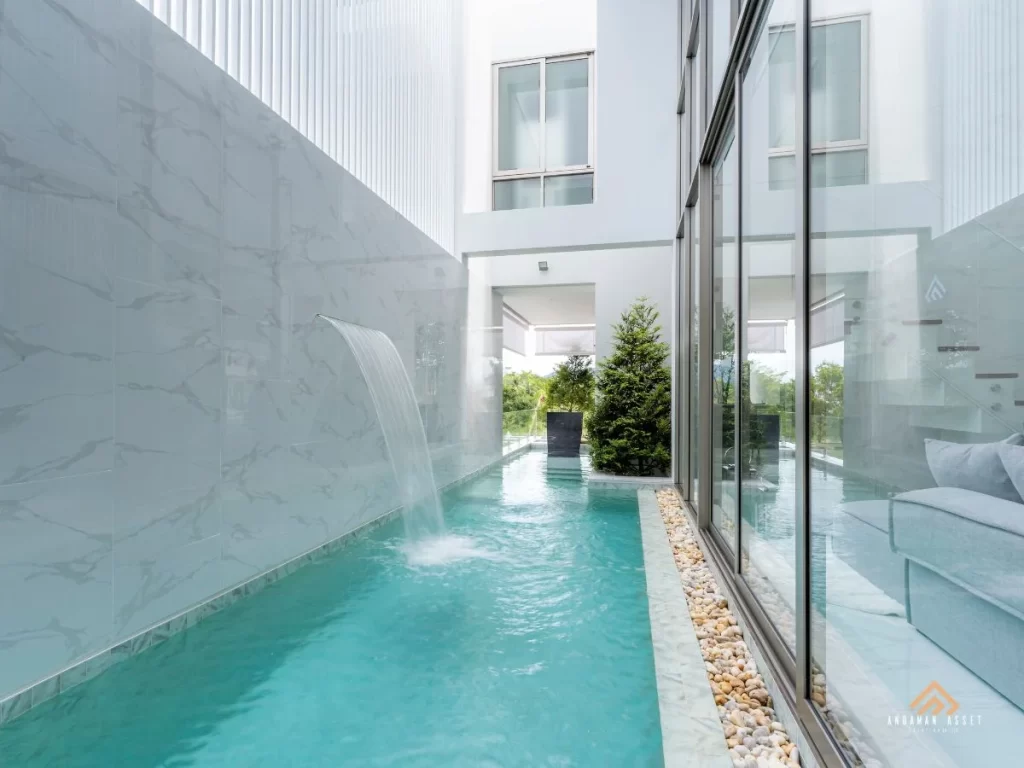 luxury pool villas
